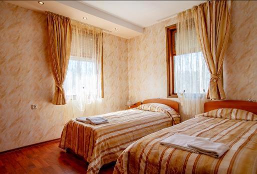 Раѝ Hotel Hisarya Exterior photo